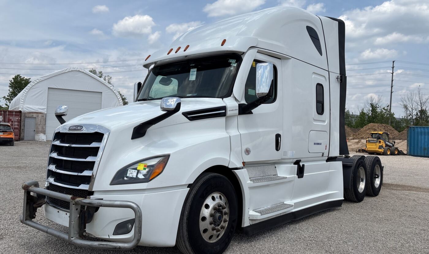 2022 Freightliner Cascadia 126 6x4 TA Sleeper