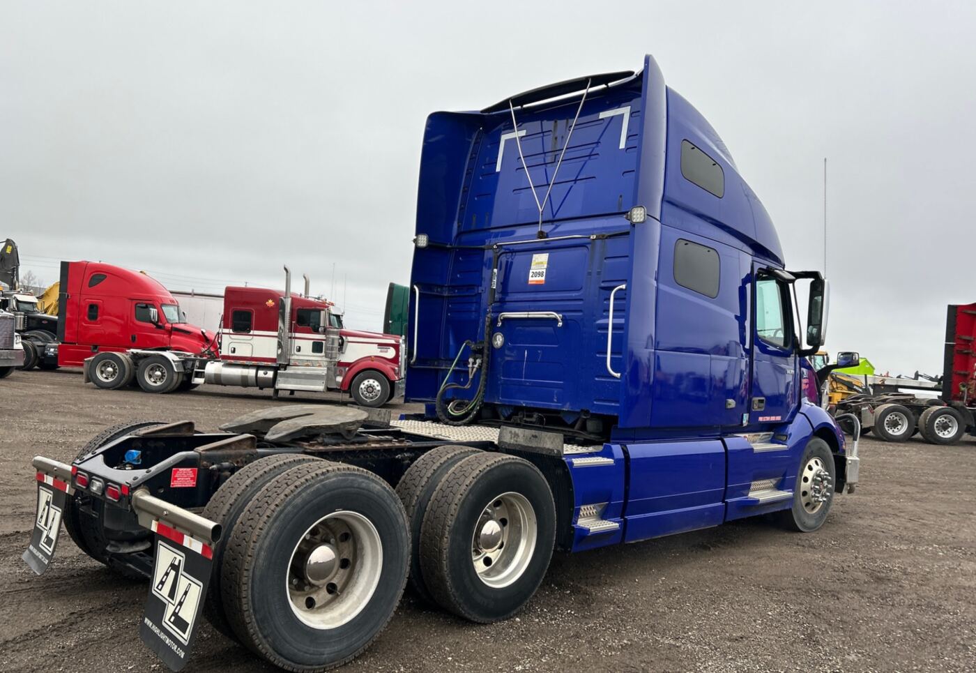 2020 Volvo VNL 6x4 TA Sleeper thumbnail 3