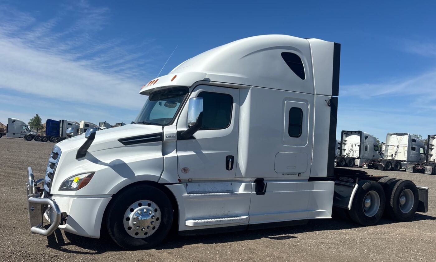 2021 Freightliner Cascadia 126 6x4 TA Sleeper